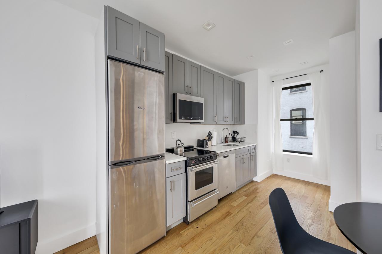  #713: West Harlem - Full Bedroom D  -  #713: West Harlem  - Gallery -  6