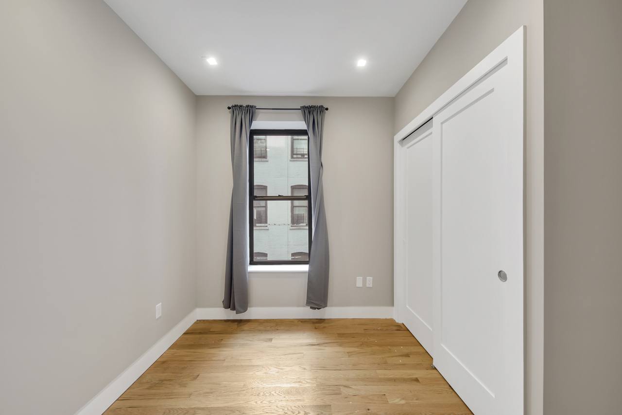  #713: West Harlem - Full Bedroom D  -  #713: West Harlem  - Gallery -  3