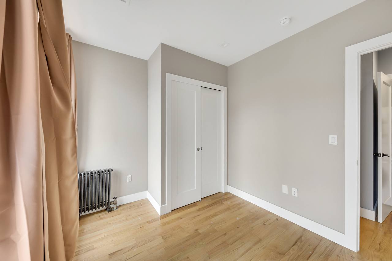  #713: West Harlem - Full Bedroom A  -  #713: West Harlem  - Gallery -  4