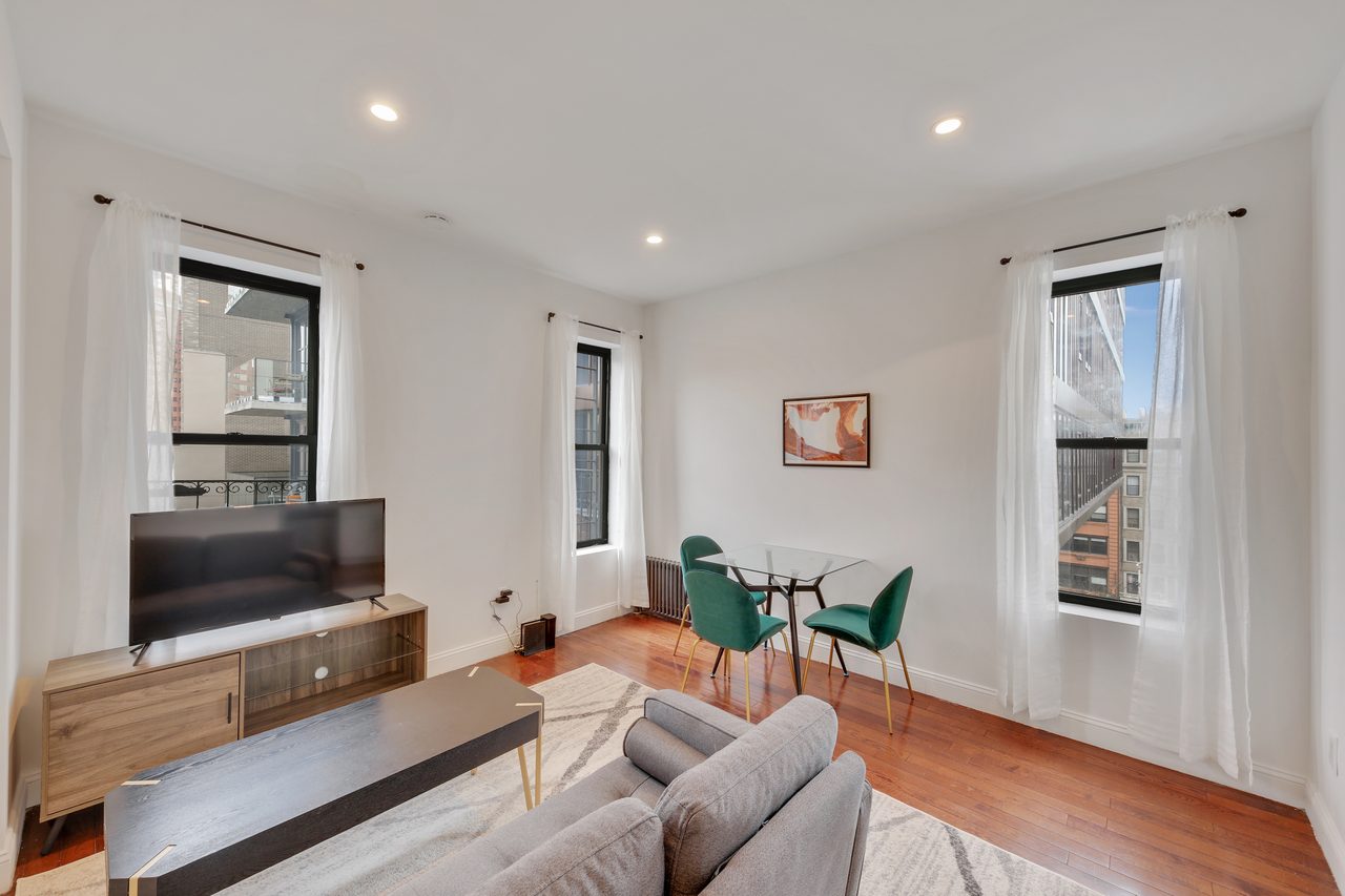 #887: West Harlem - Full Bedroom A - 5