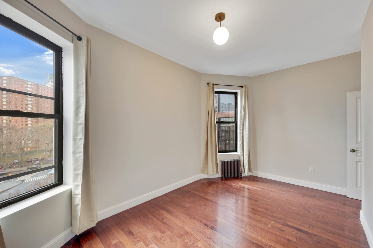 #887: West Harlem - Full Bedroom A - 4