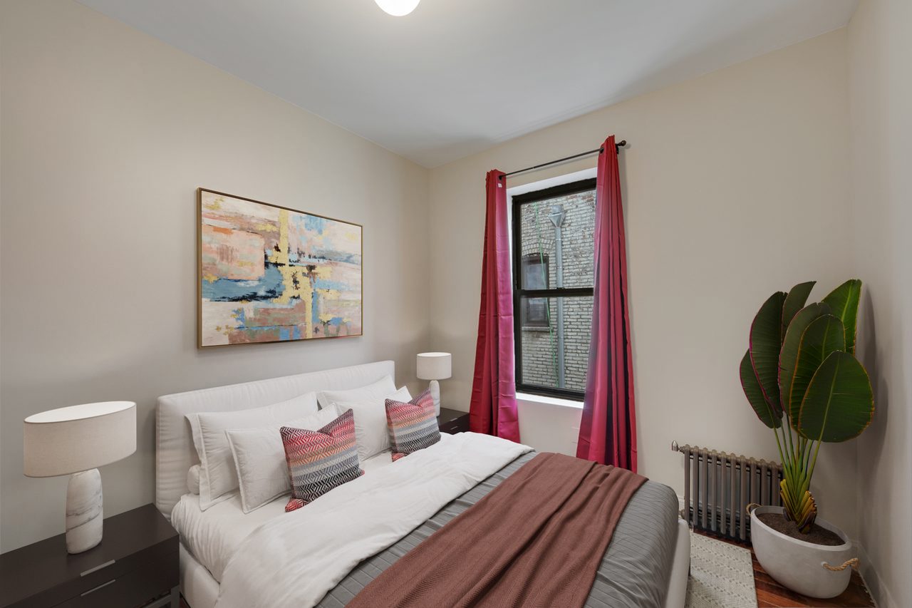 #887: West Harlem - Queen Bedroom C - 13