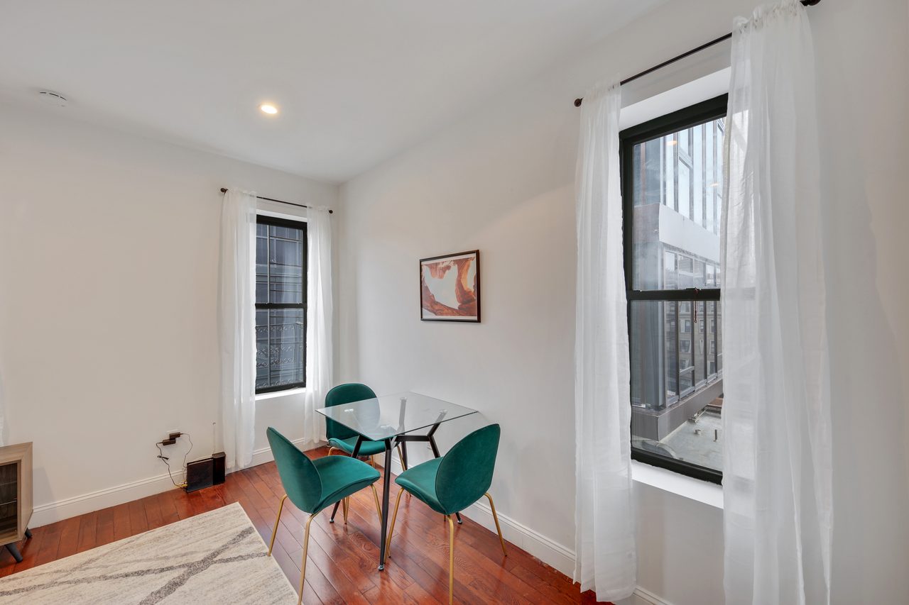 #887: West Harlem - Full Bedroom D - #887: West Harlem - Gallery - 6