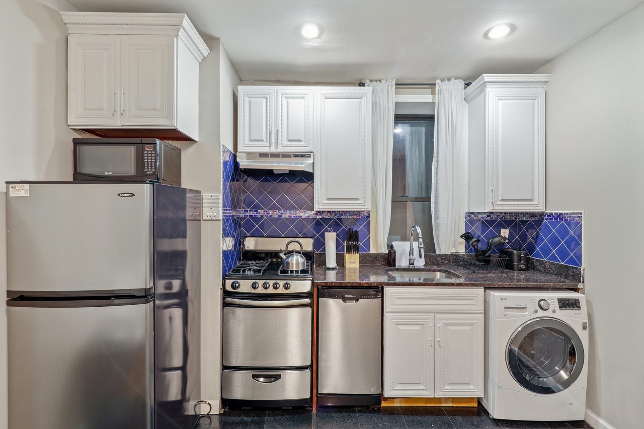 #764: Upper West Side - Full Bedroom D - 9
