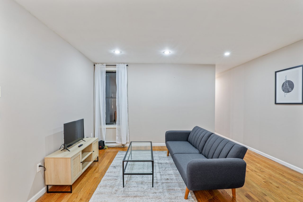 #764: Upper West Side - Full Bedroom D - 12