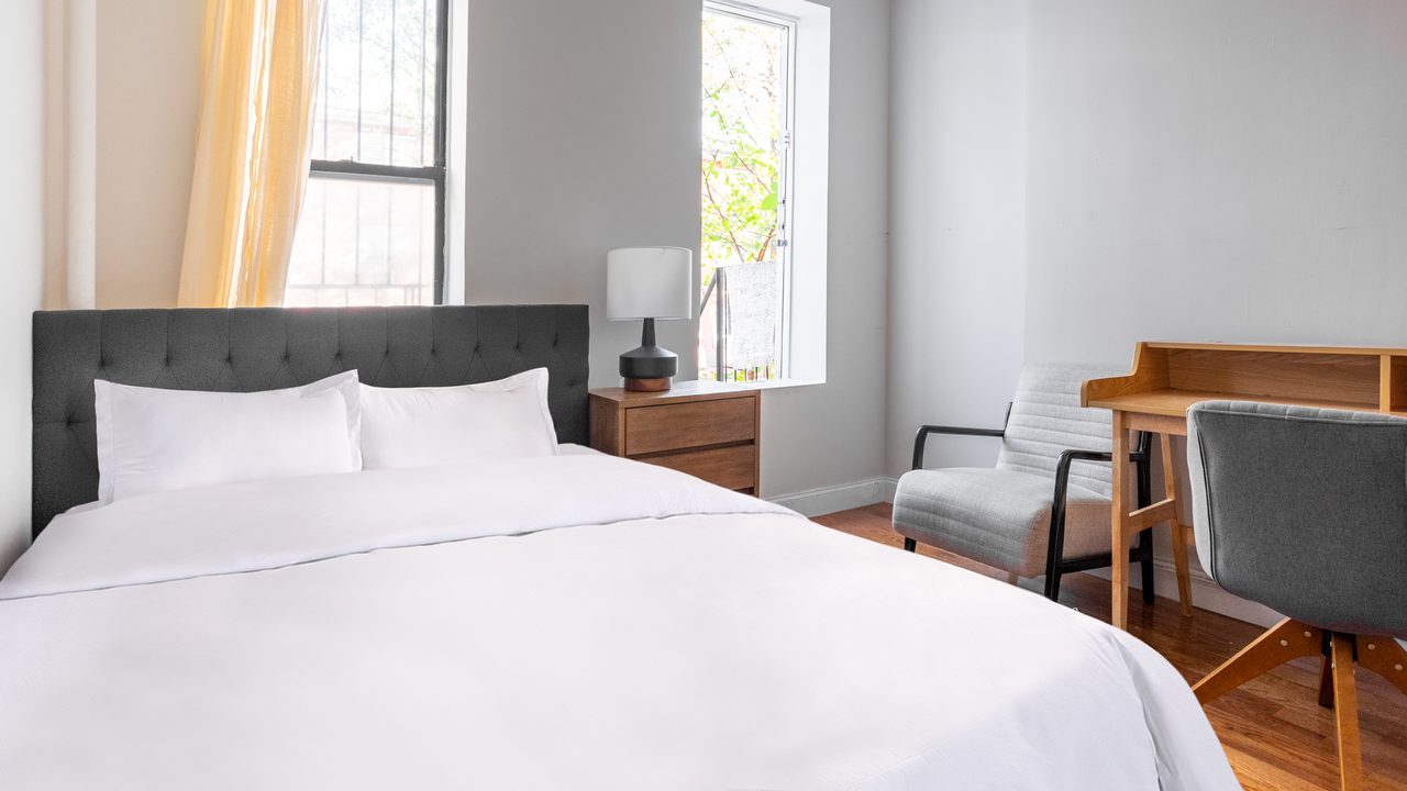#563: East Village - 1 Bedroom (Queen) - 4