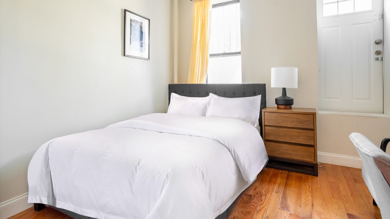 #563: East Village - 1 Bedroom (Queen) - 5