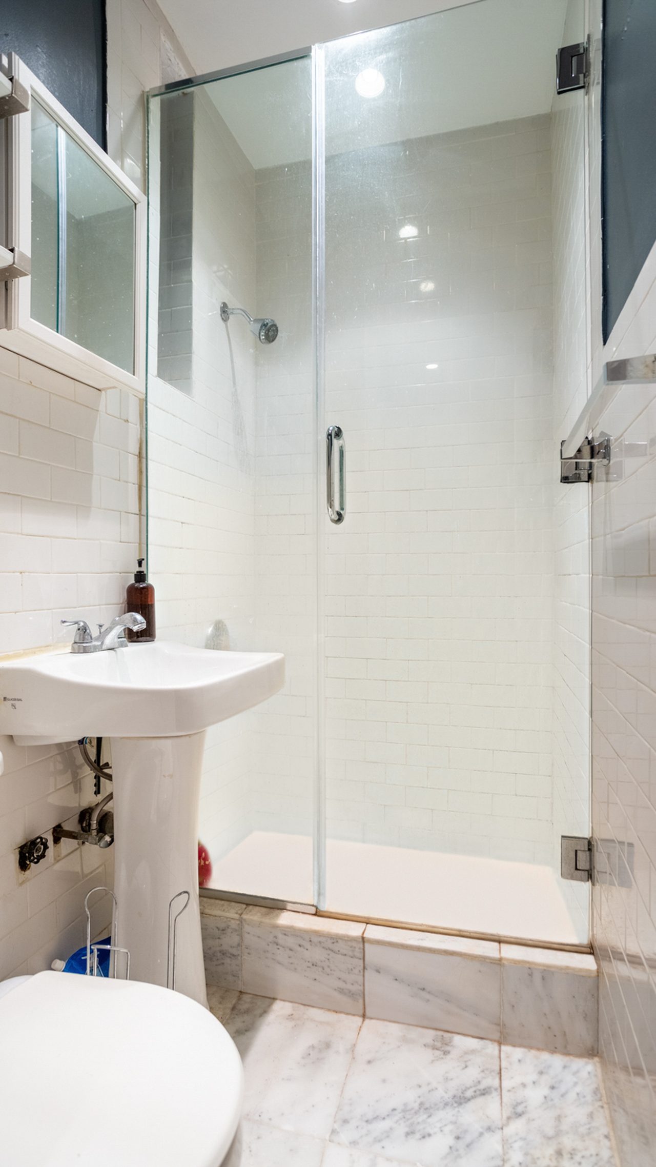  #563: East Village - 1 Bedroom (Queen)  -  #563: East Village  - Gallery -  16