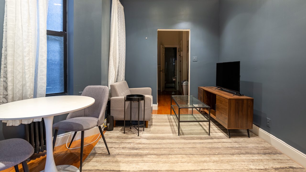 #563: East Village - 1 Bedroom (Queen) - 17