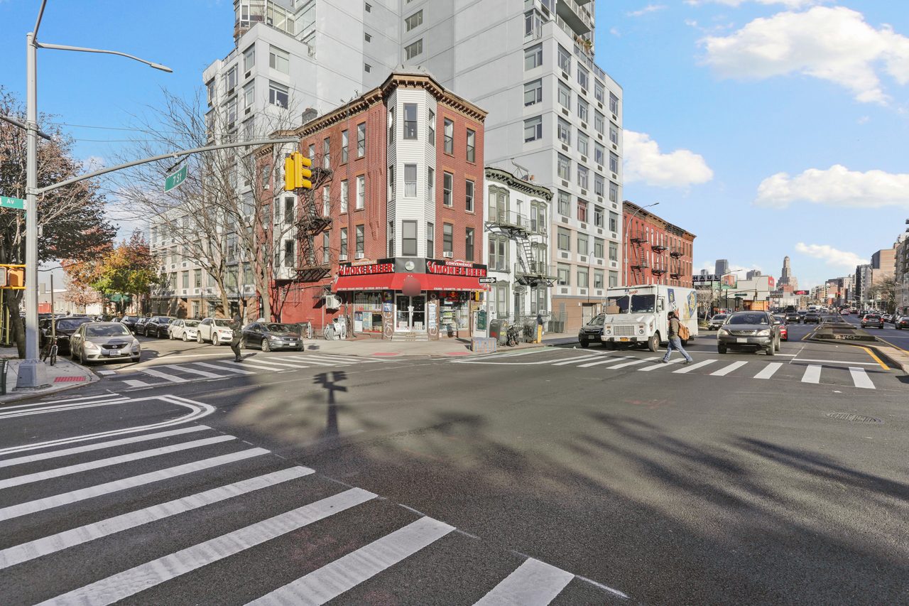  #877: Park Slope - Full Bedroom B  -  #877: Park Slope  - Gallery -  13