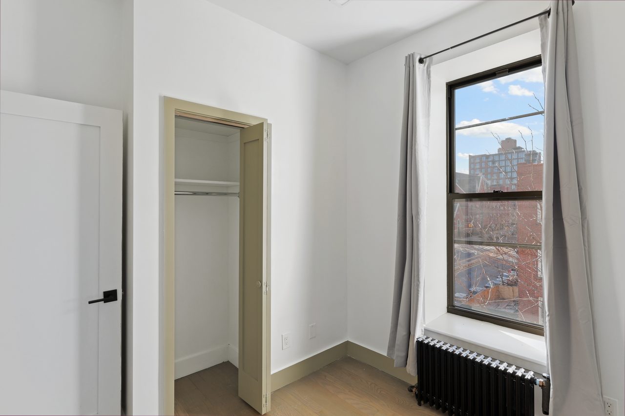  #877: Park Slope - Full Bedroom B  -  #877: Park Slope  - Gallery -  3