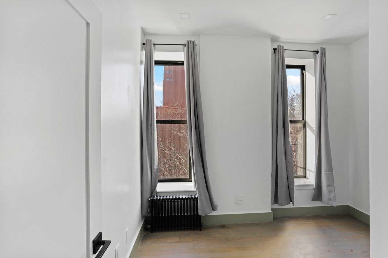  #877: Park Slope - Full Bedroom A  -  #877: Park Slope  - Gallery -  8