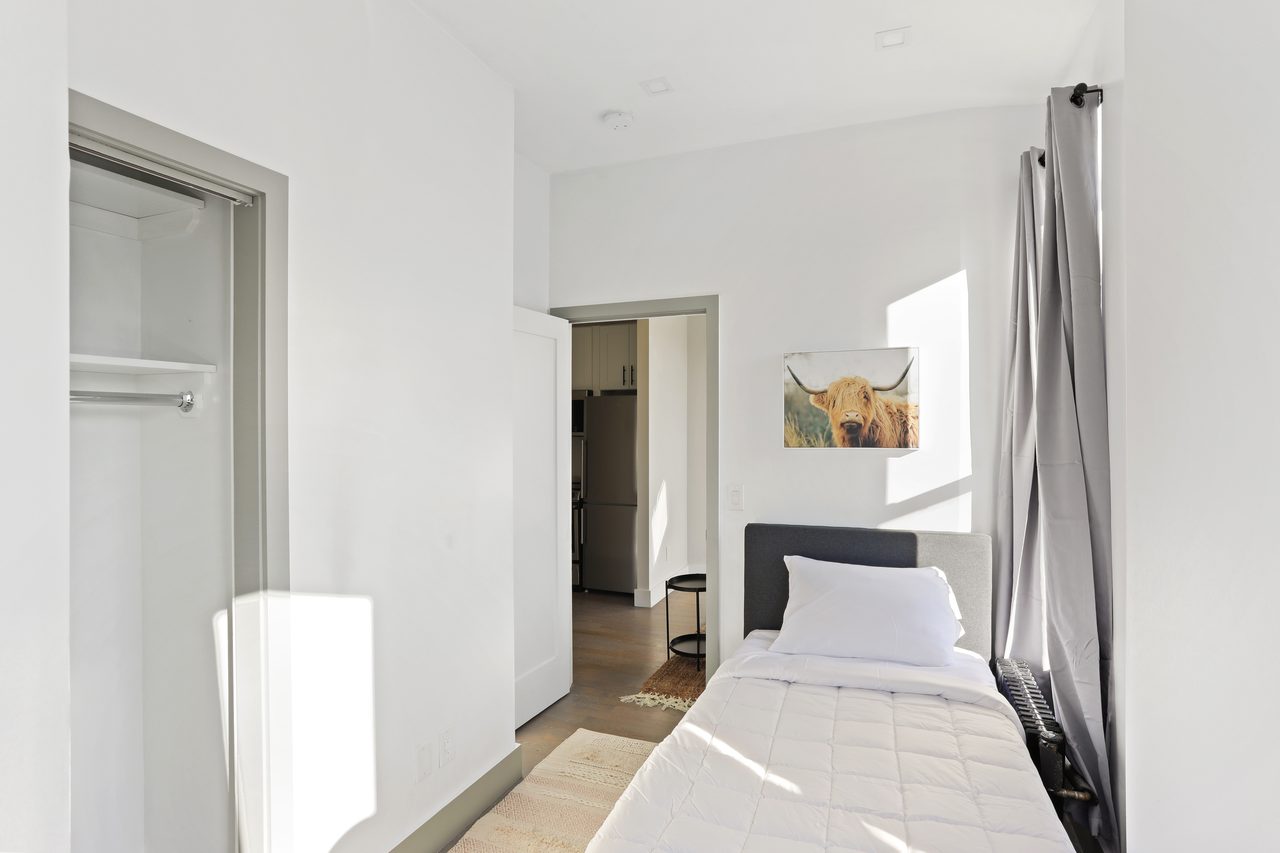  #877: Park Slope - Twin Bedroom C  -  #877: Park Slope  - Gallery -  4