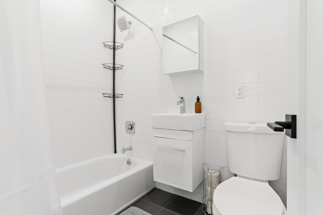 #877: Park Slope - Twin Bedroom C - #877: Park Slope - Gallery - 11