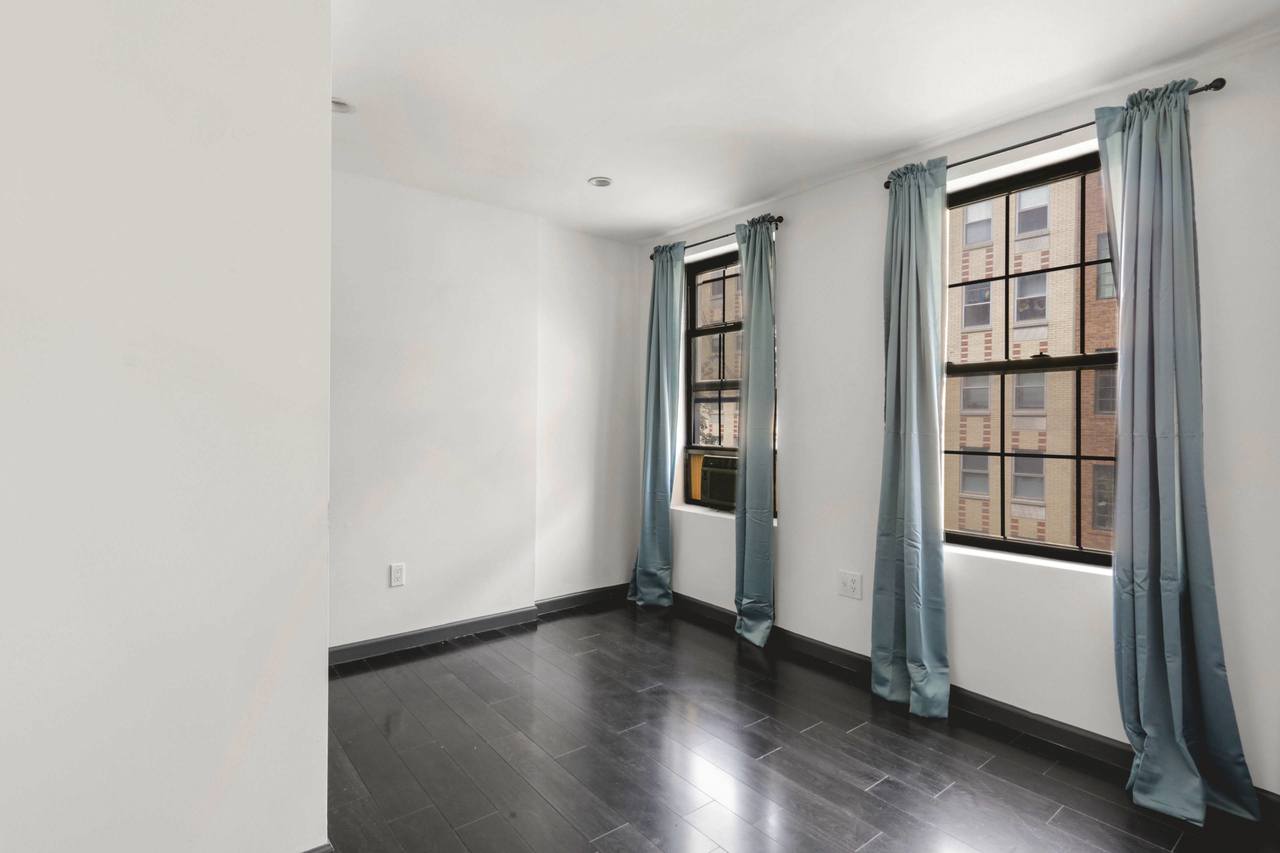 #561: East Village - Full Bedroom C - 3