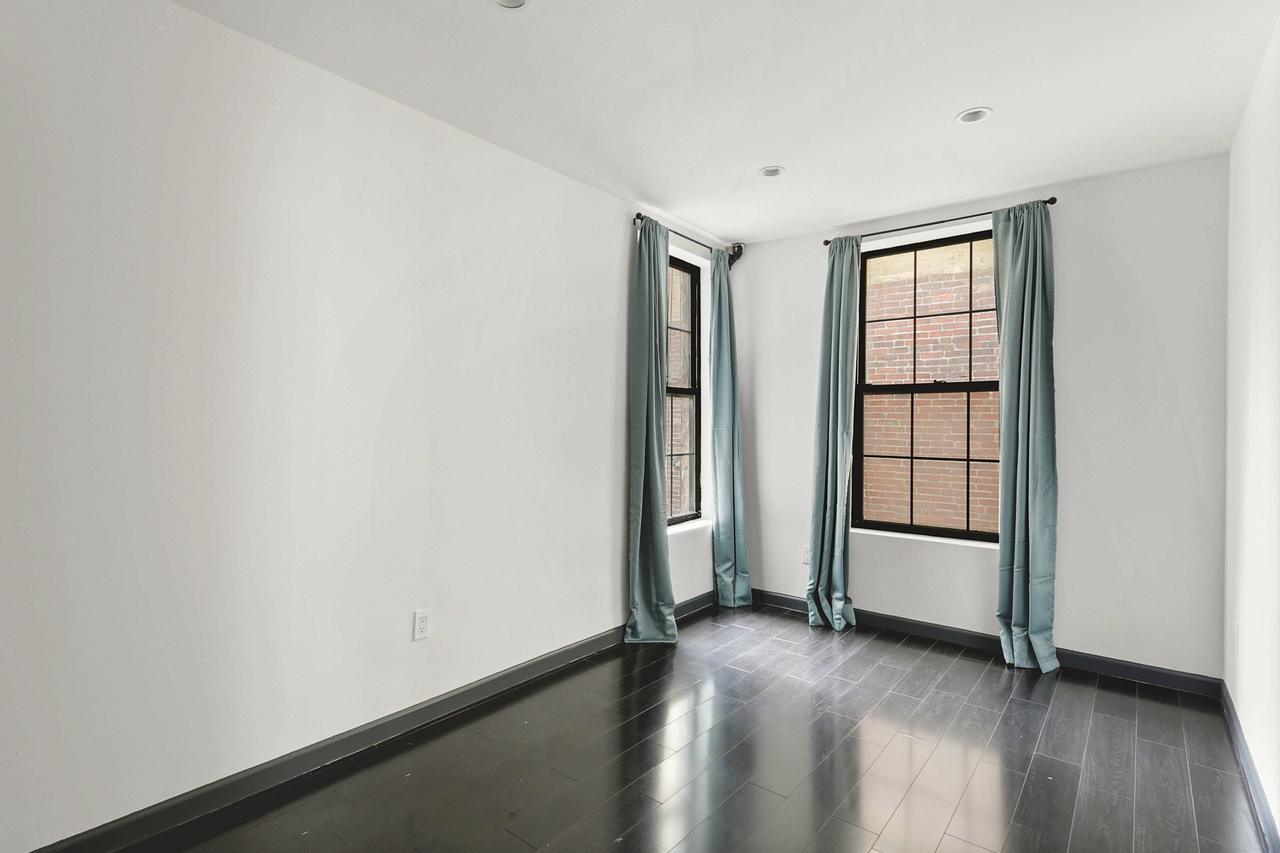 #561: East Village - Queen Bedroom B - 14
