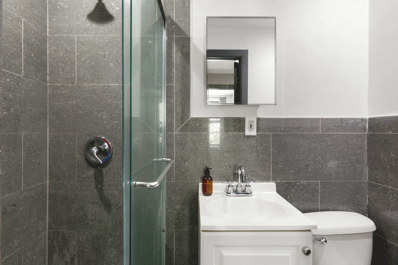 #561: East Village - Queen Bedroom B - #561: East Village - Gallery - 6