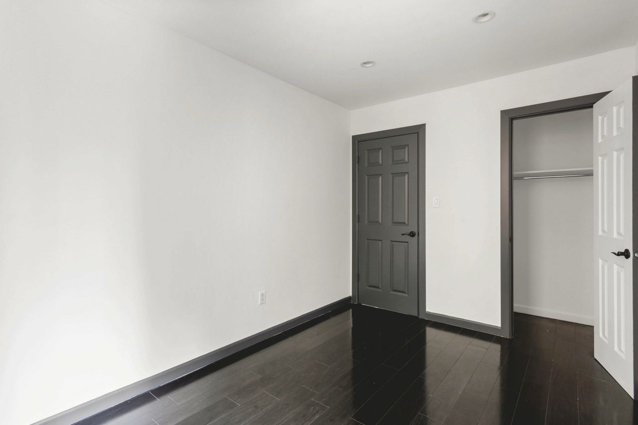 #561: East Village - Queen Bedroom B - 16