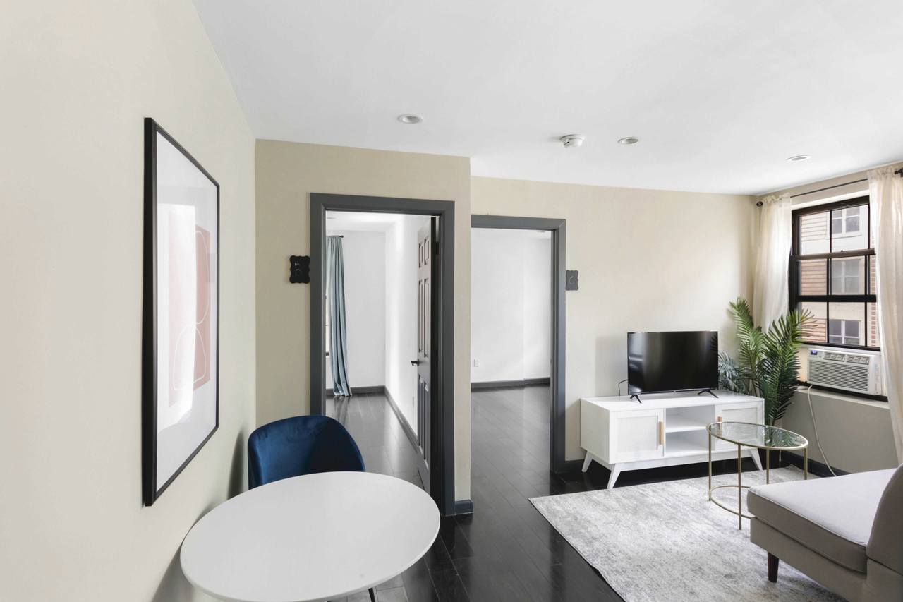 #561: East Village - Queen Bedroom B - 2