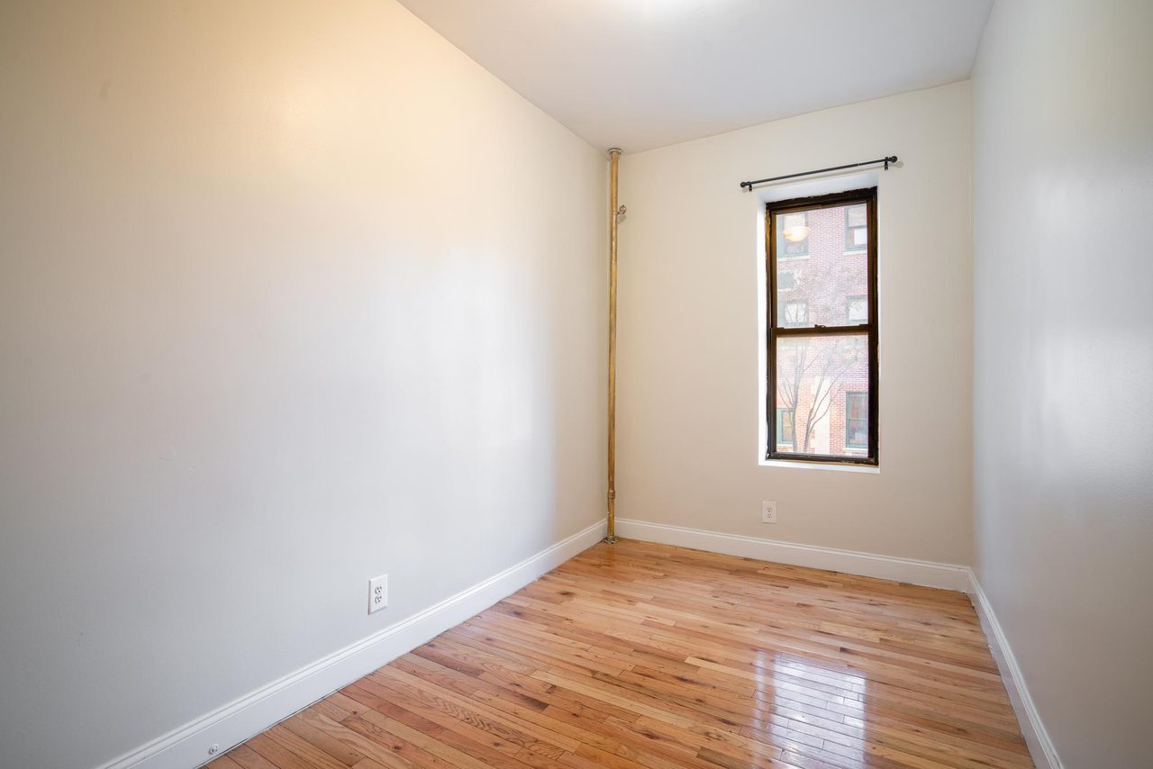  #1653: Central Harlem - Full Bedroom B  -  #1653: Central Harlem  - Gallery -  1