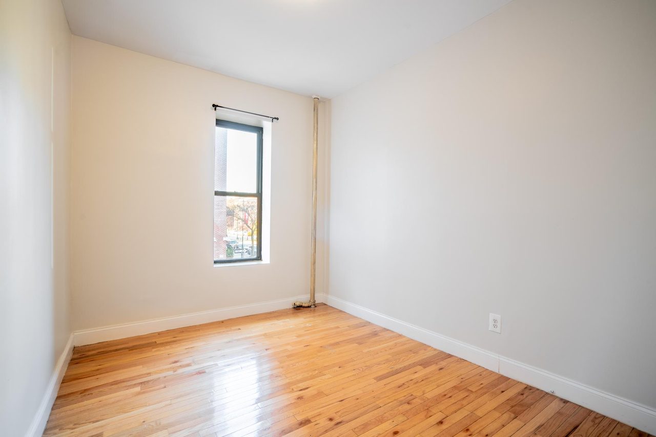  #1653: Central Harlem - Full Bedroom C  -  #1653: Central Harlem  - Gallery -  2