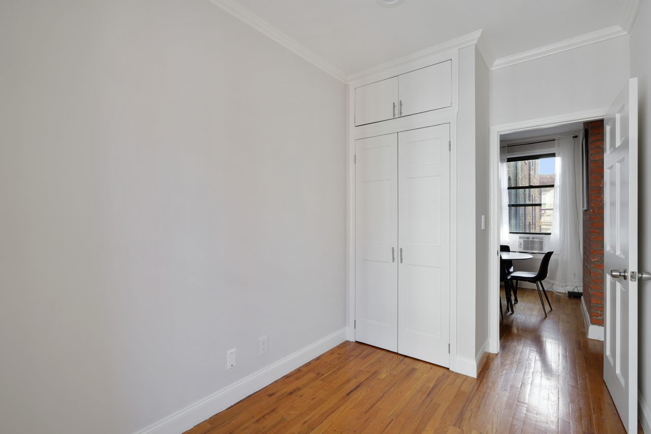 #796: Hamilton Heights - Twin Bedroom C - 3