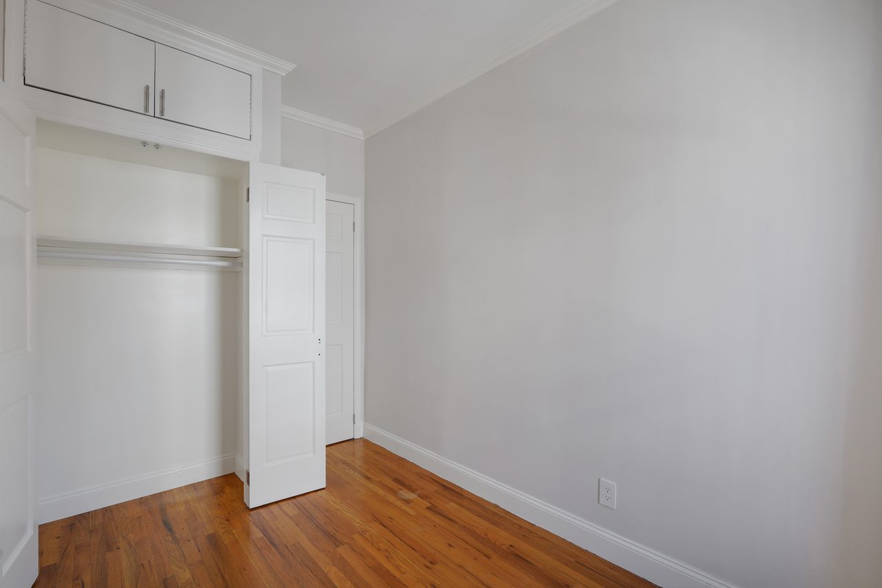 #796: Hamilton Heights - Twin Bedroom C - 4