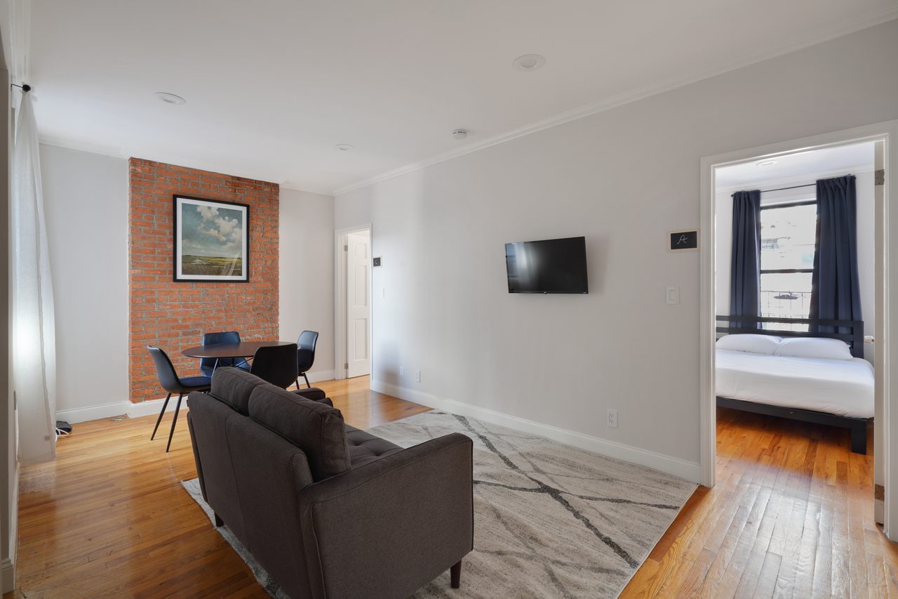  #796: Hamilton Heights - Queen Bedroom A  -  #796: Hamilton Heights  - Gallery -  8