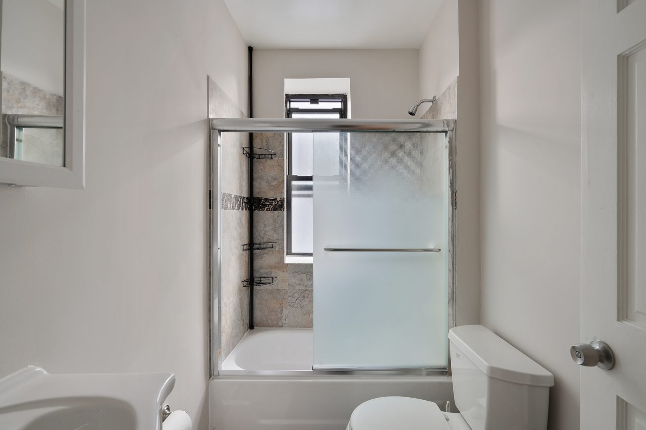 #796: Hamilton Heights - Twin Bedroom C - #796: Hamilton Heights - Gallery - 5