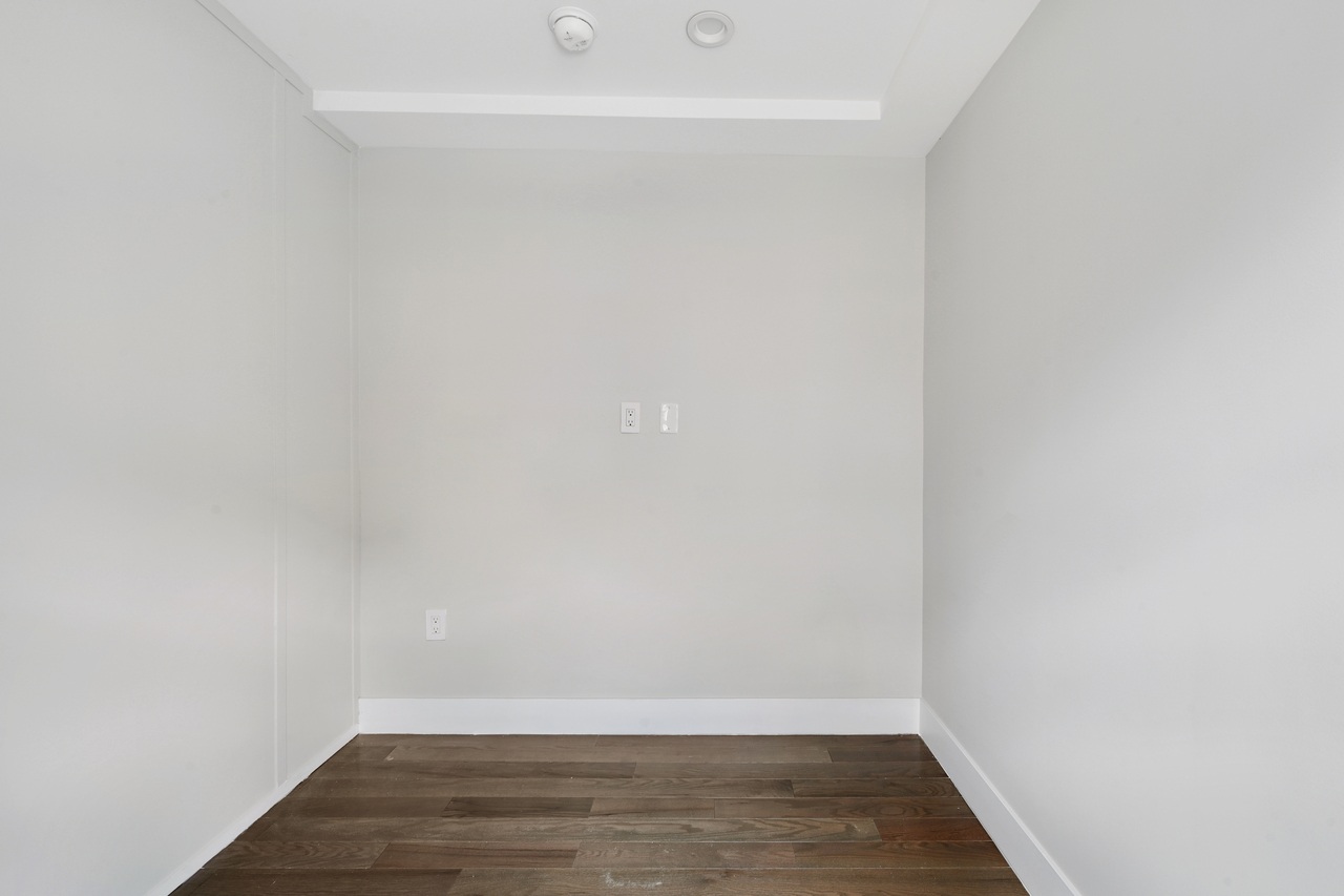 #729: East Village - Full Bedroom C - 6