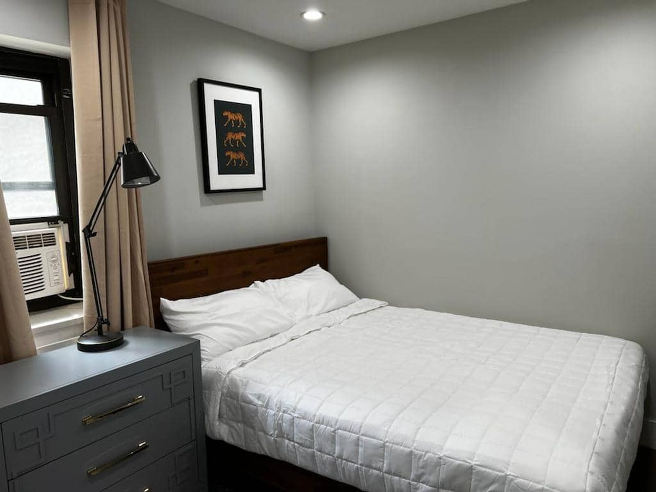 #729: East Village - Queen Bedroom B - 11