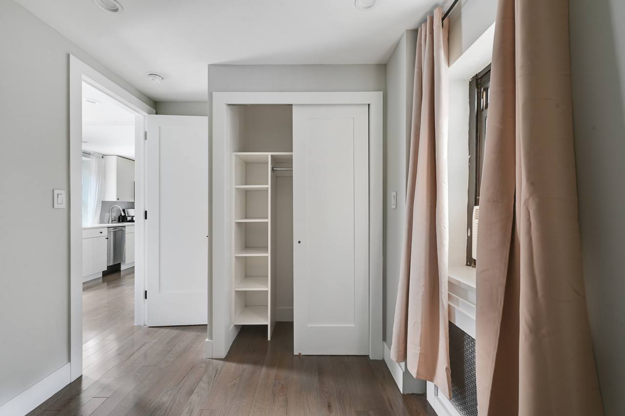 #729: East Village - Queen Bedroom B - 12