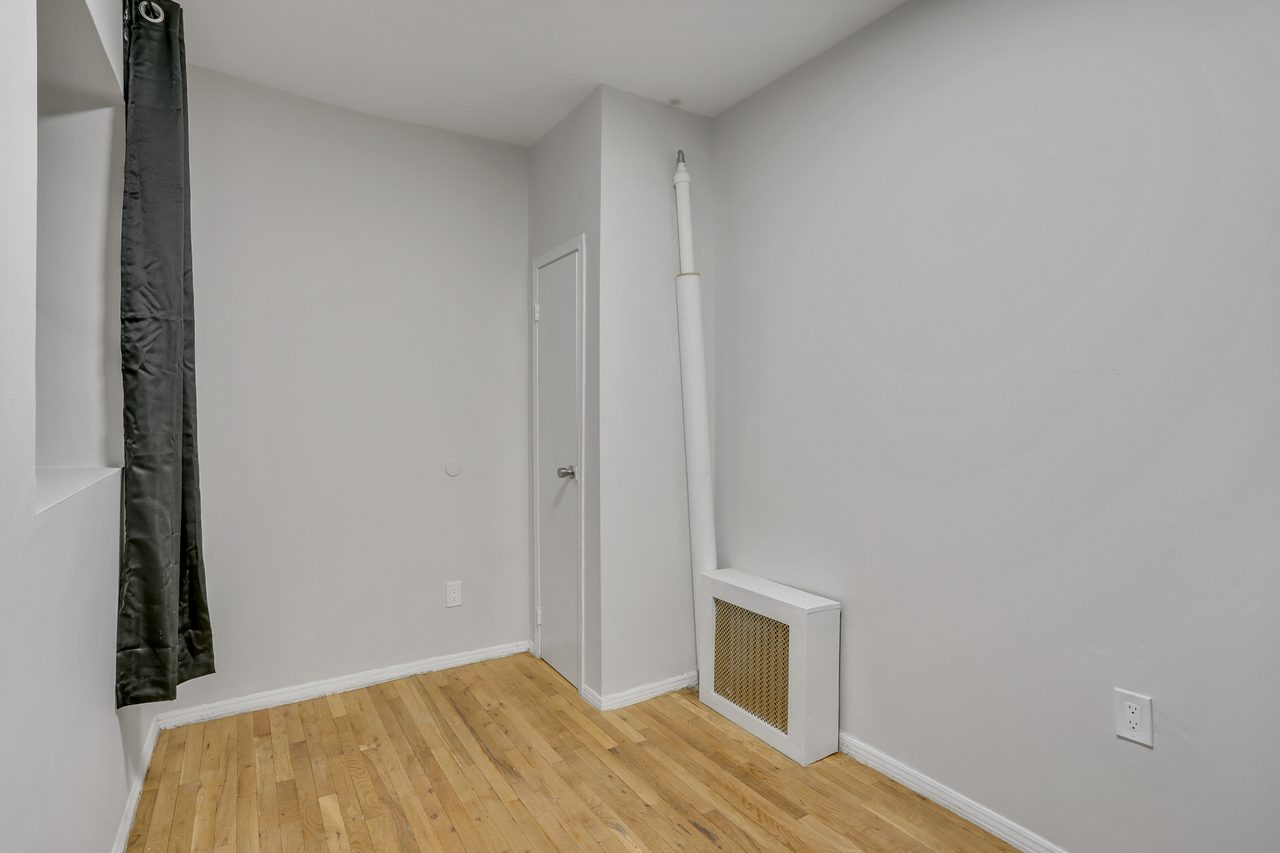 #906: Lincoln Square - Studio (Twin) - #906: Lincoln Square - Gallery - 8