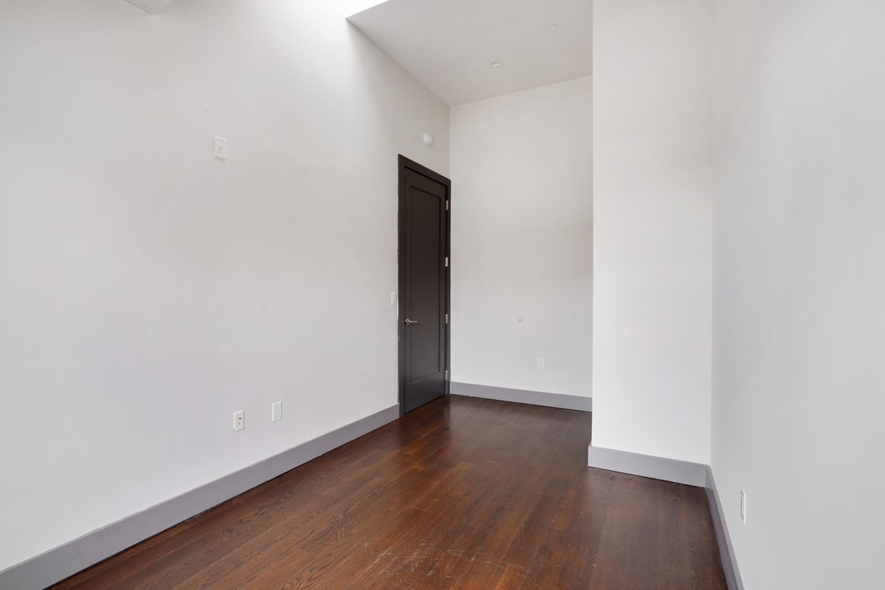 #832: Bedford-Stuyvesant - Full Bedroom C - 10