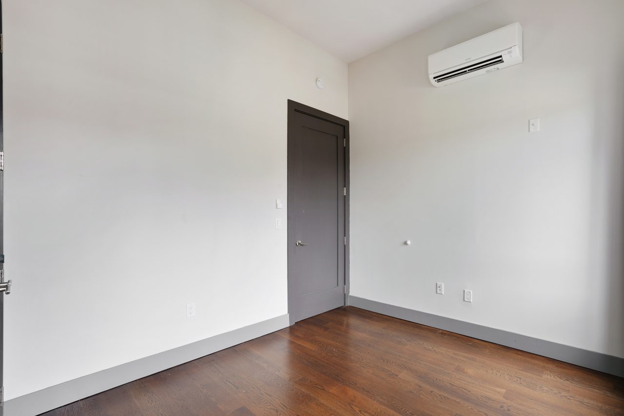#832: Bedford-Stuyvesant - Full Bedroom B - 6