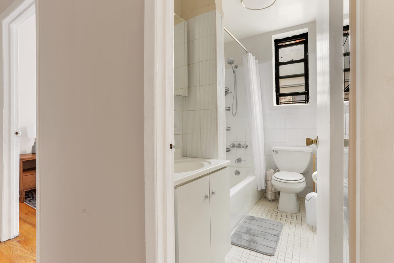 #757: Upper West Side - Full Bedroom B - #757: Upper West Side - Gallery - 1