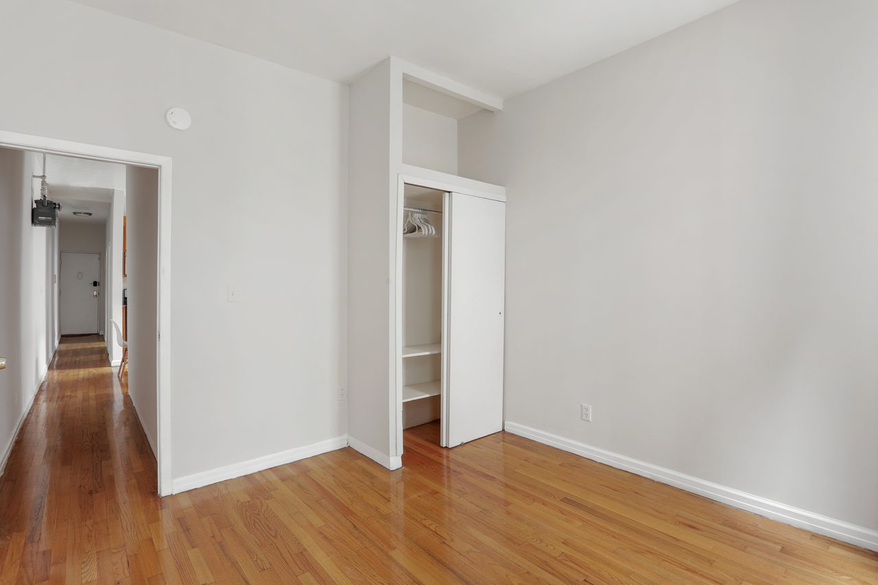 #757: Upper West Side - Queen Bedroom C - 12