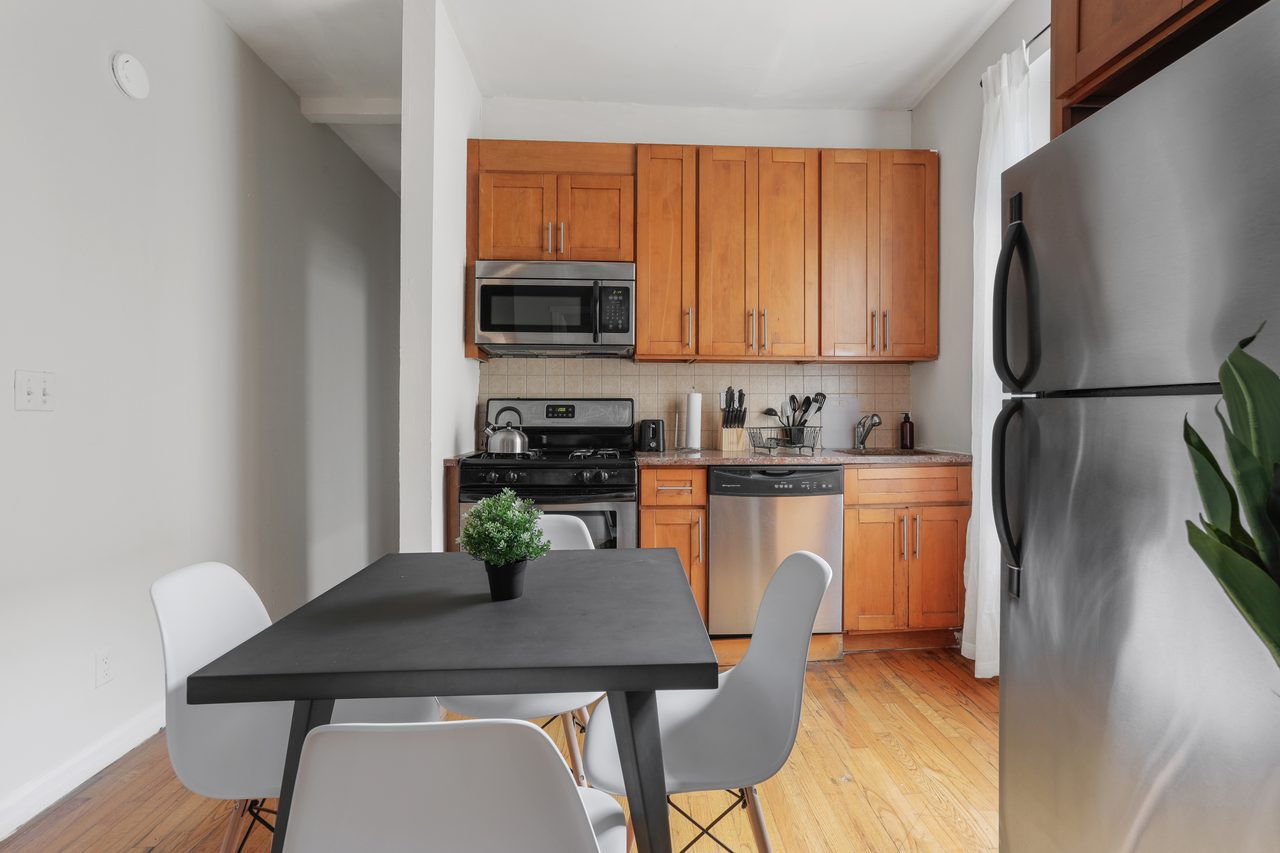 #757: Upper West Side - Queen Bedroom C - 1