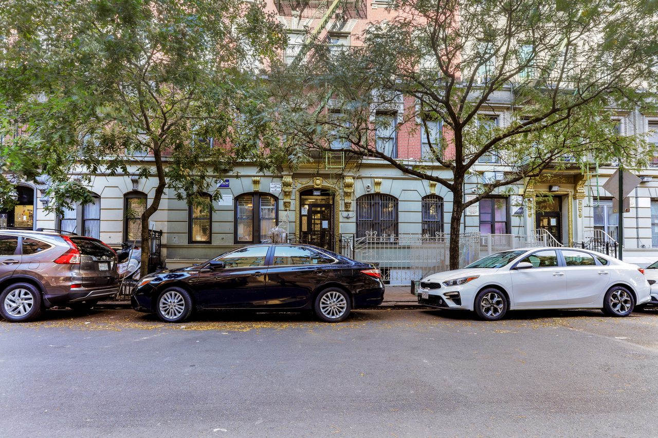 #757: Upper West Side - Full Bedroom A - 11