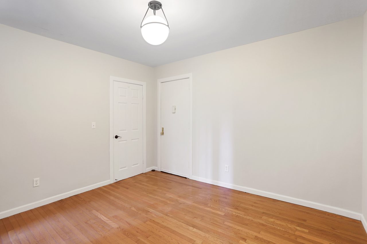 #893: East Harlem - Full Bedroom B - 13