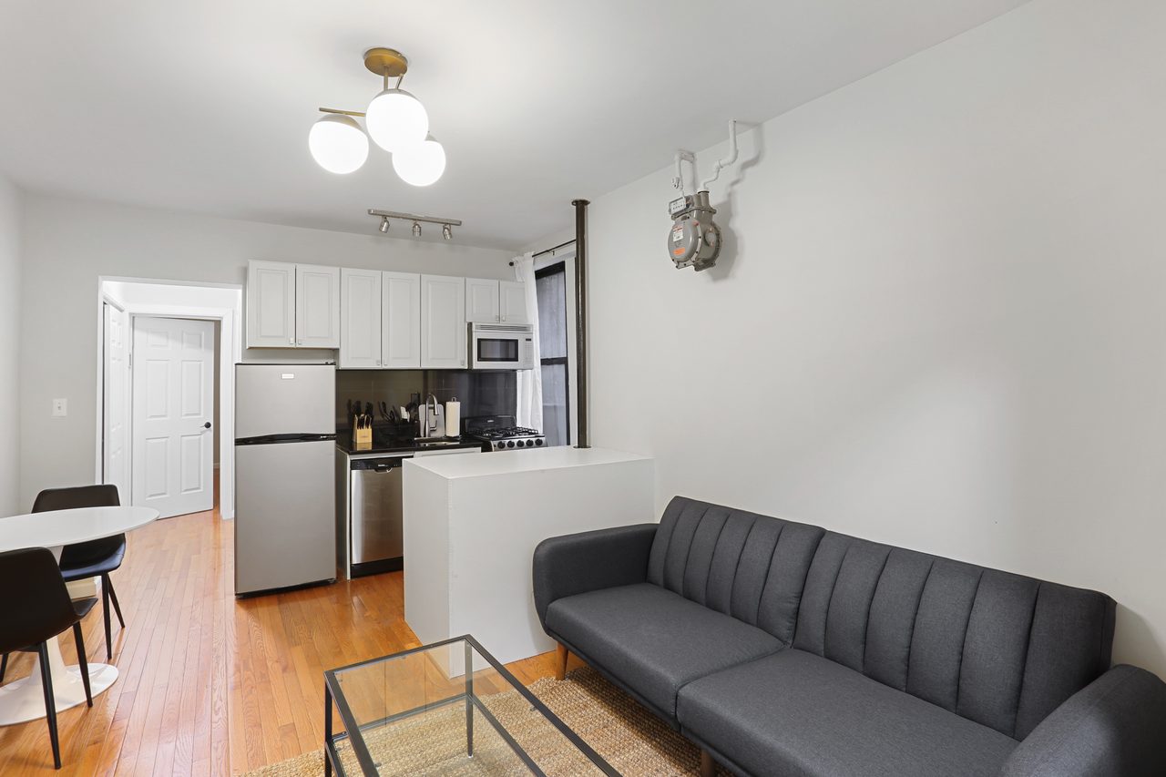 #893: East Harlem - Full Bedroom A - 5