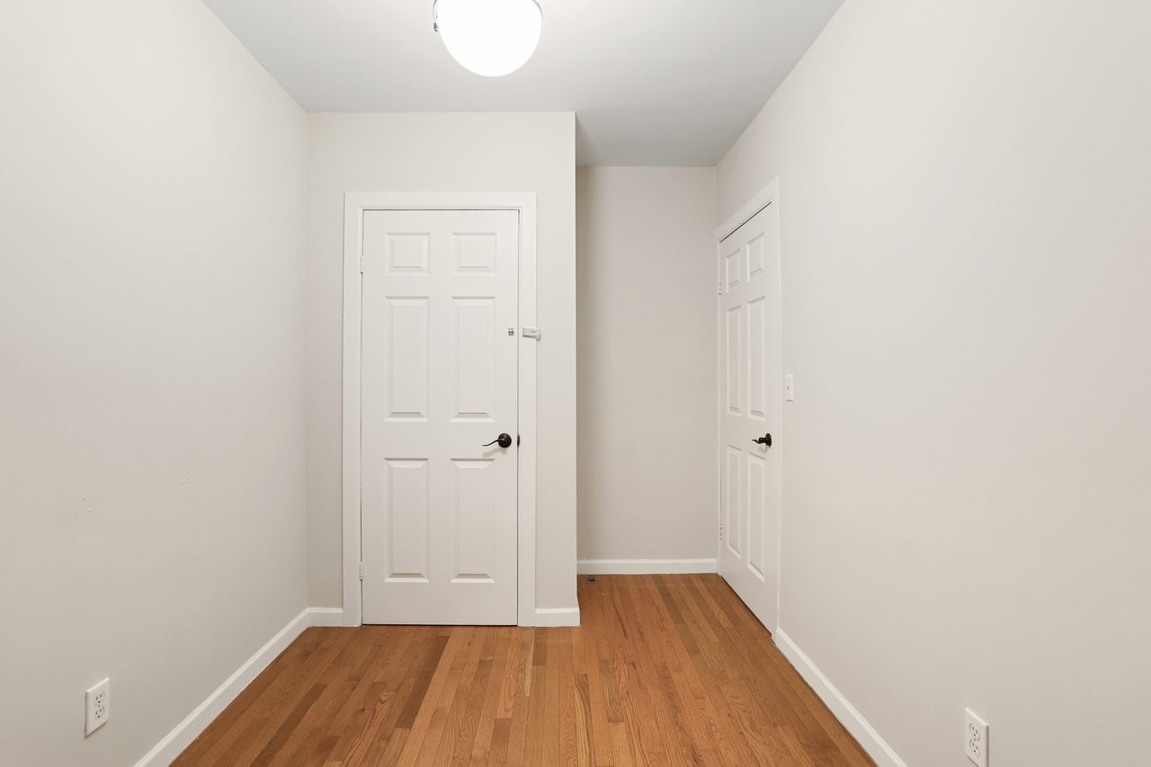 #893: East Harlem - Full Bedroom A - 8