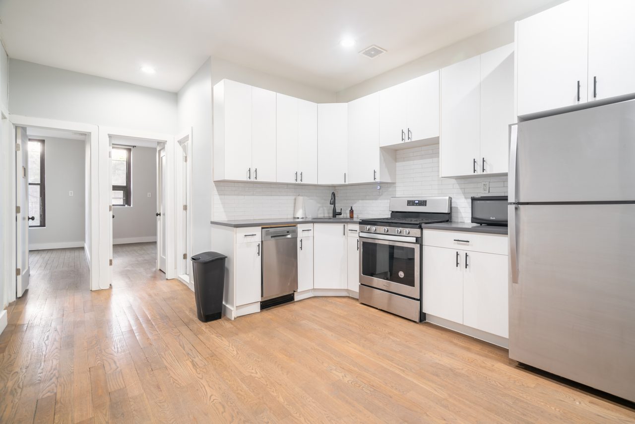 #1511: Central Harlem - Full Bedroom A - 4