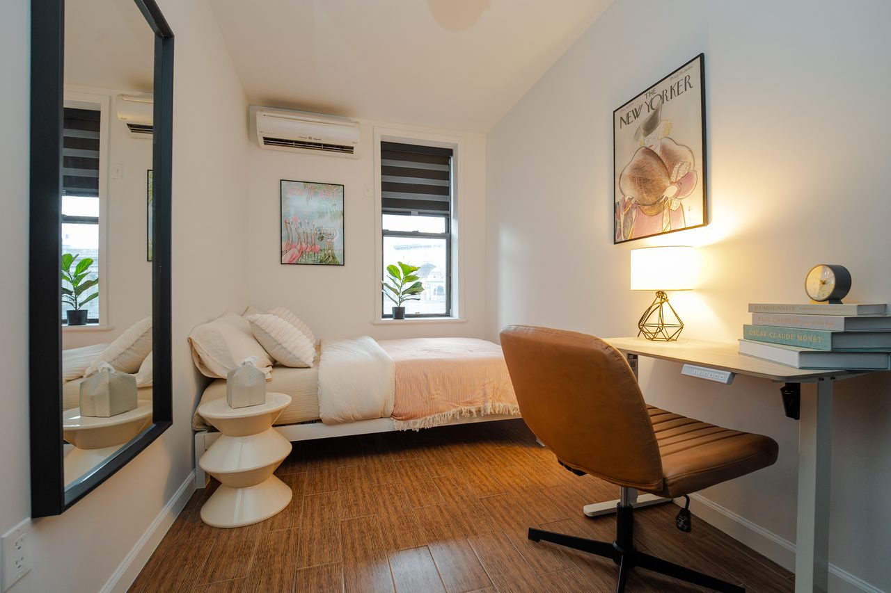 #269: Chinatown - Full Bedroom A - 13