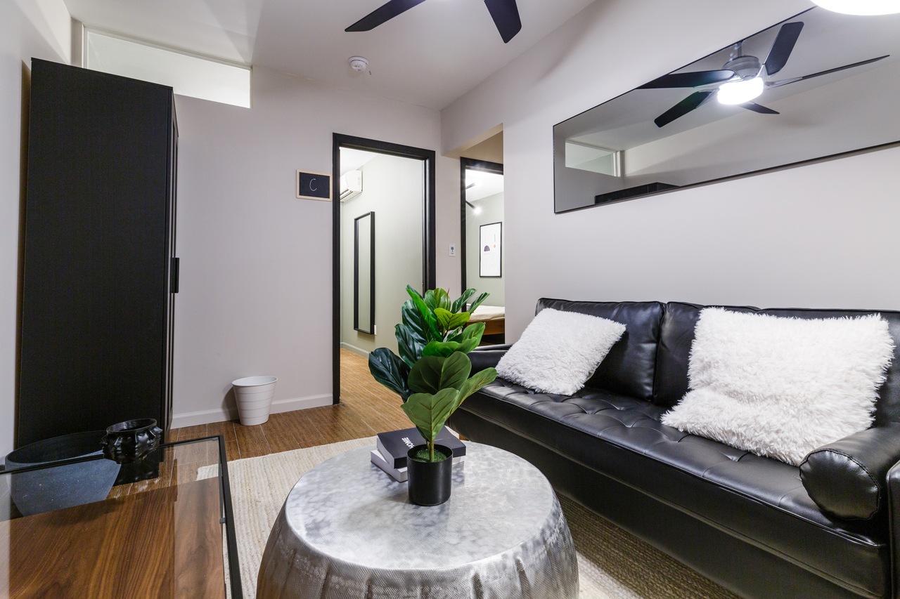  #269: Chinatown - Full Bedroom A  -  #269: Chinatown  - Gallery -  5