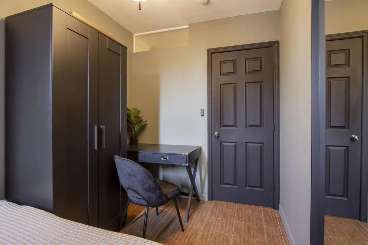  #269: Chinatown - Full Bedroom A  -  #269: Chinatown  - Gallery -  9