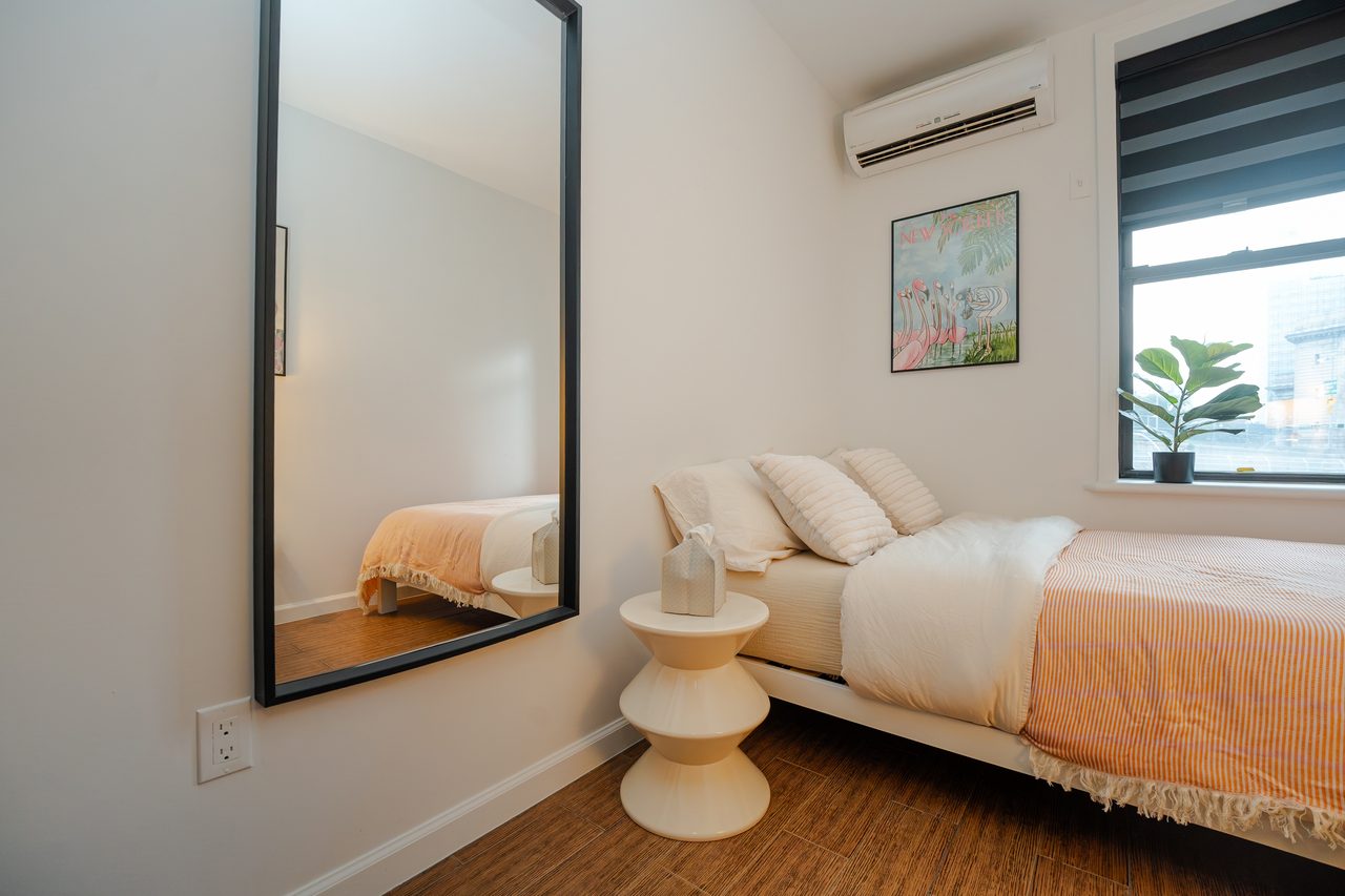 #269: Chinatown - Full Bedroom A - 1
