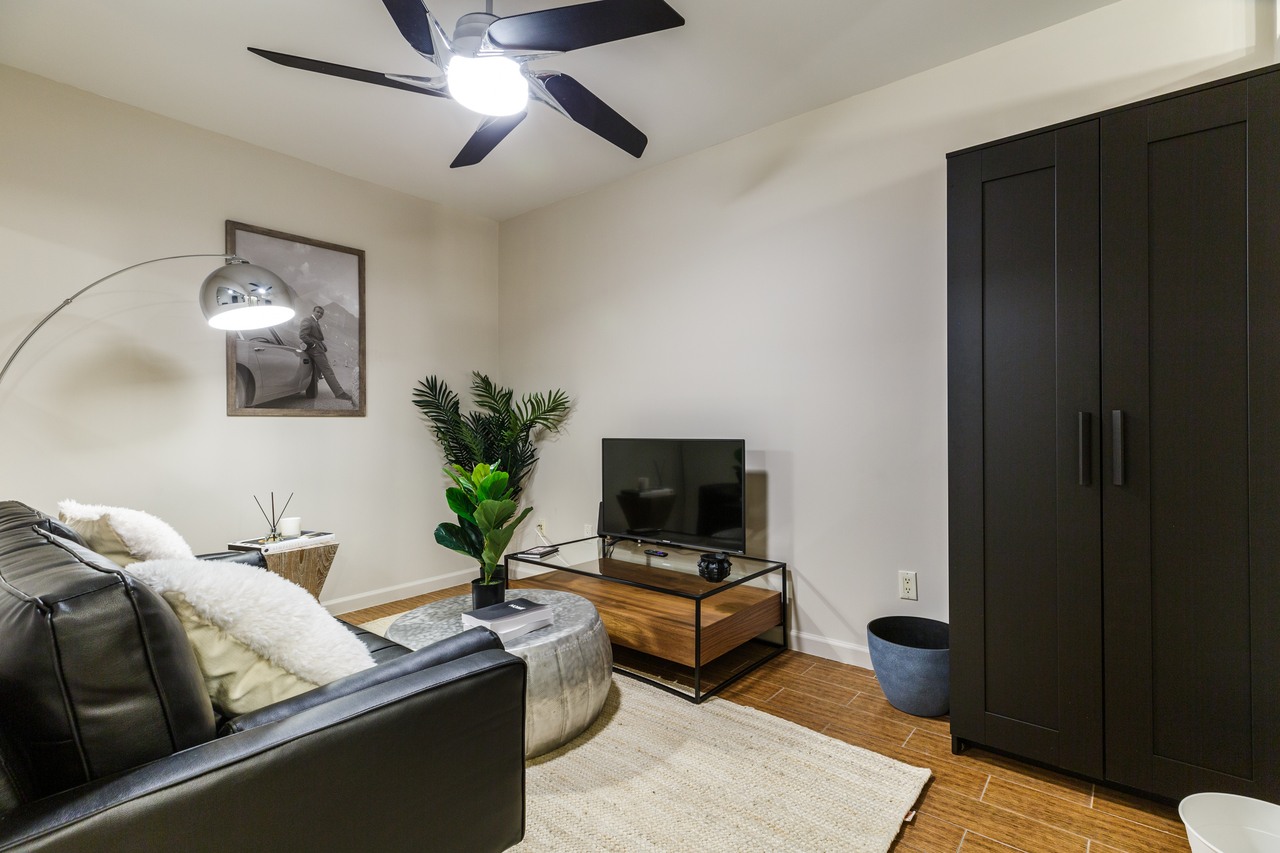  #269: Chinatown - Full Bedroom A  -  #269: Chinatown  - Gallery -  7