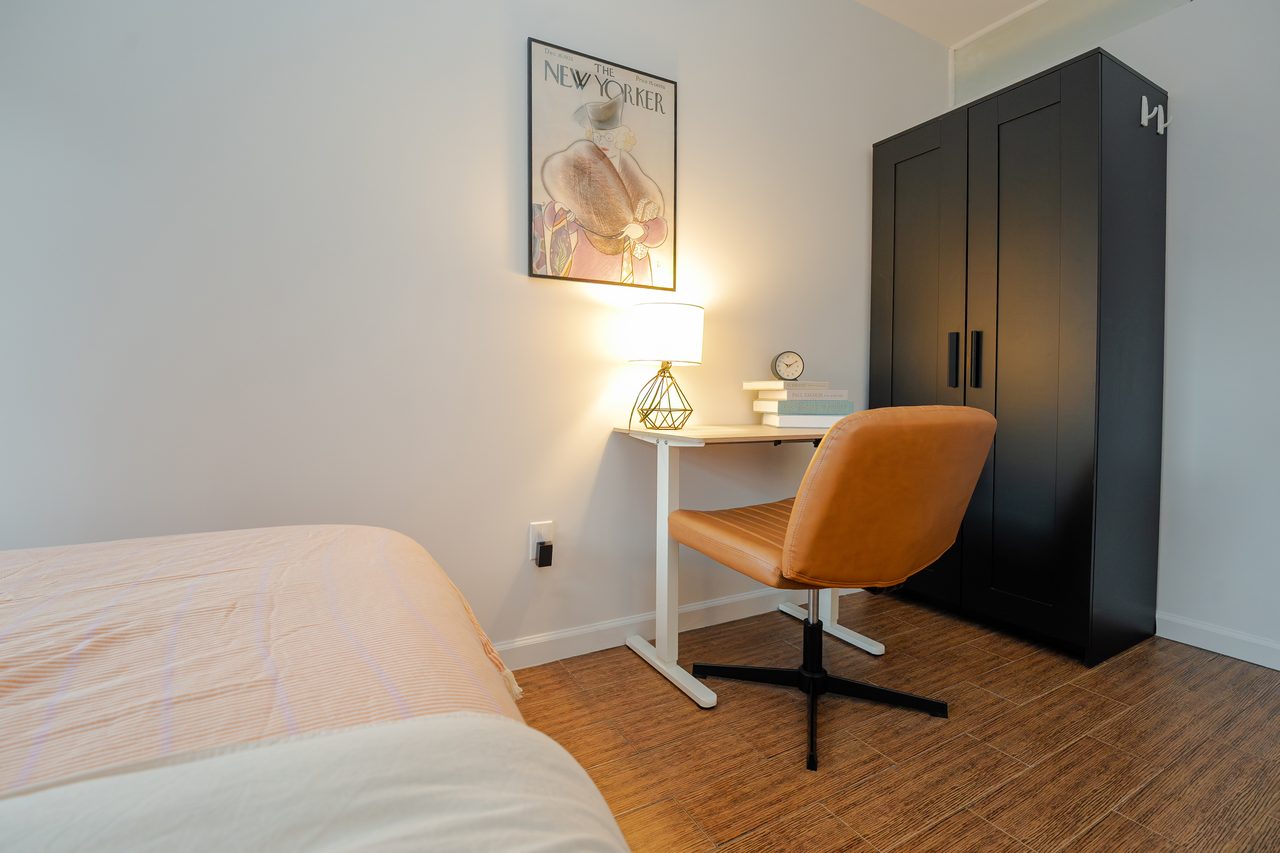 #269: Chinatown - Full Bedroom A - 10