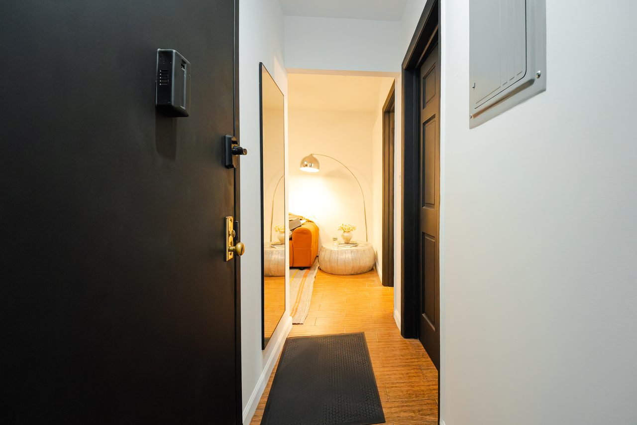 #269: Chinatown - Full Bedroom A - 2